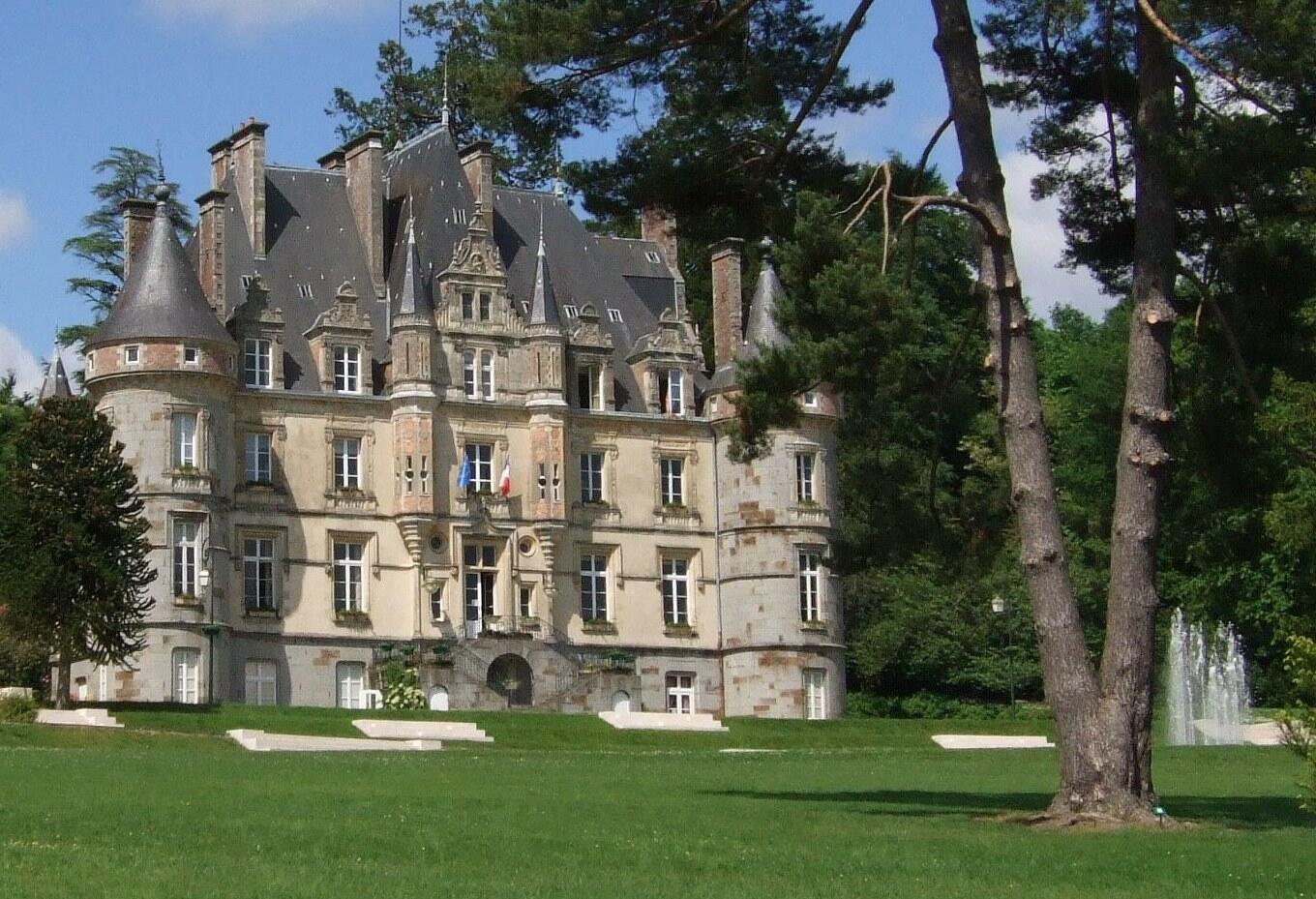 Chateau hotel de ville Bagnoles de l'Orne - siège SPL