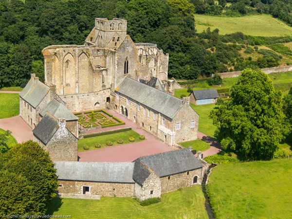 Abbaye de Hambye (50)